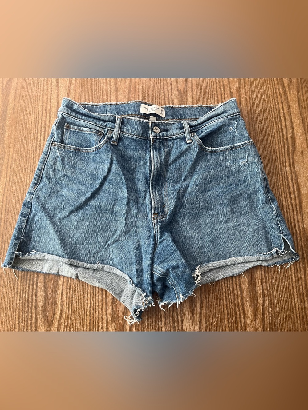 Abercrombie & Fitch Blue Denim 4” mom short